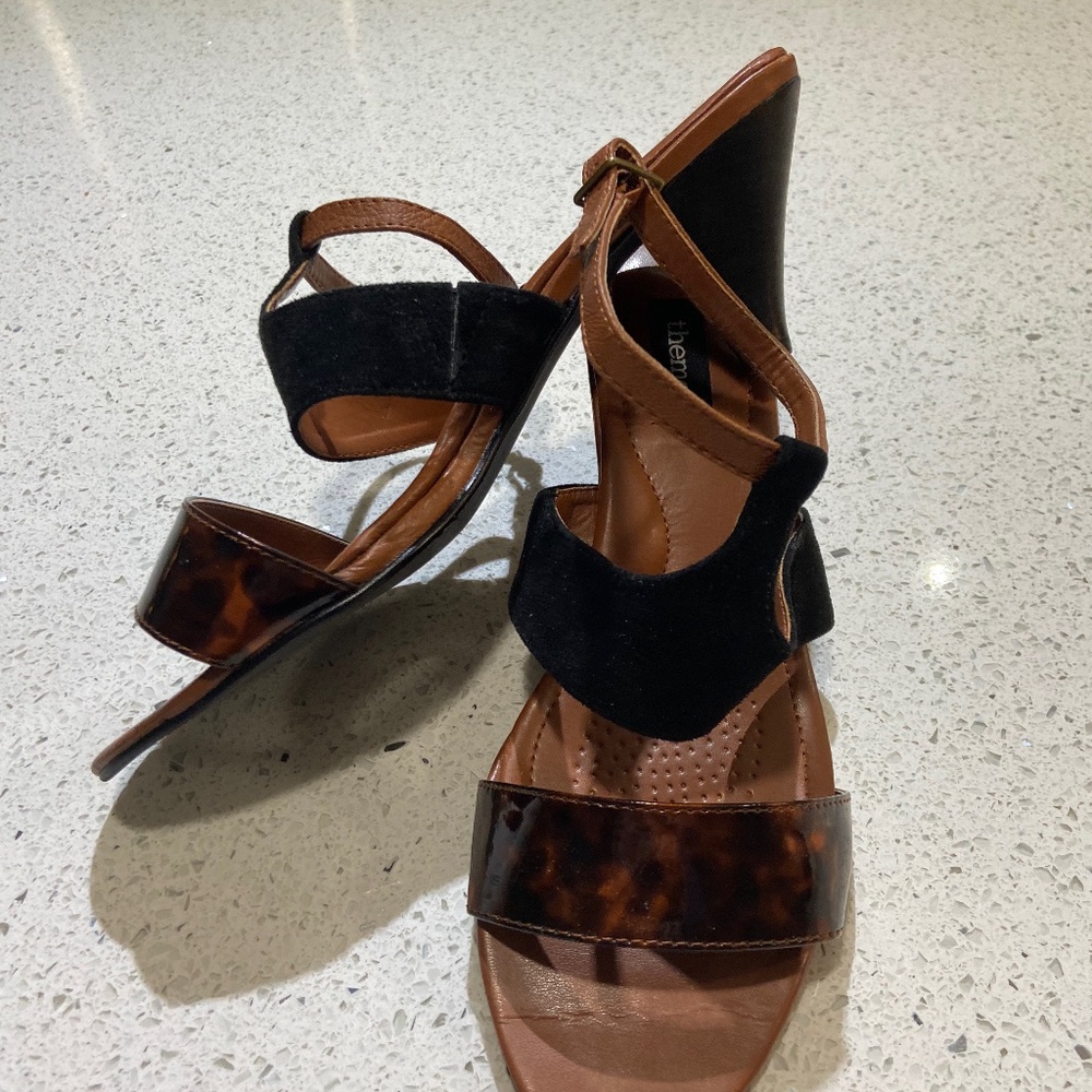 Theme dress sandals for women